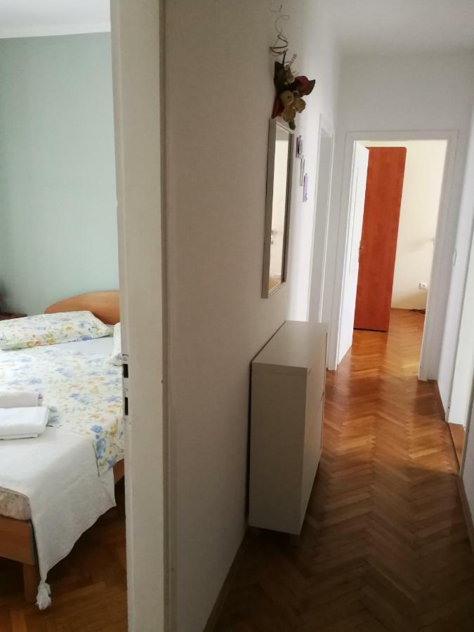 Apartment Violeta 1 Funtana Exterior photo